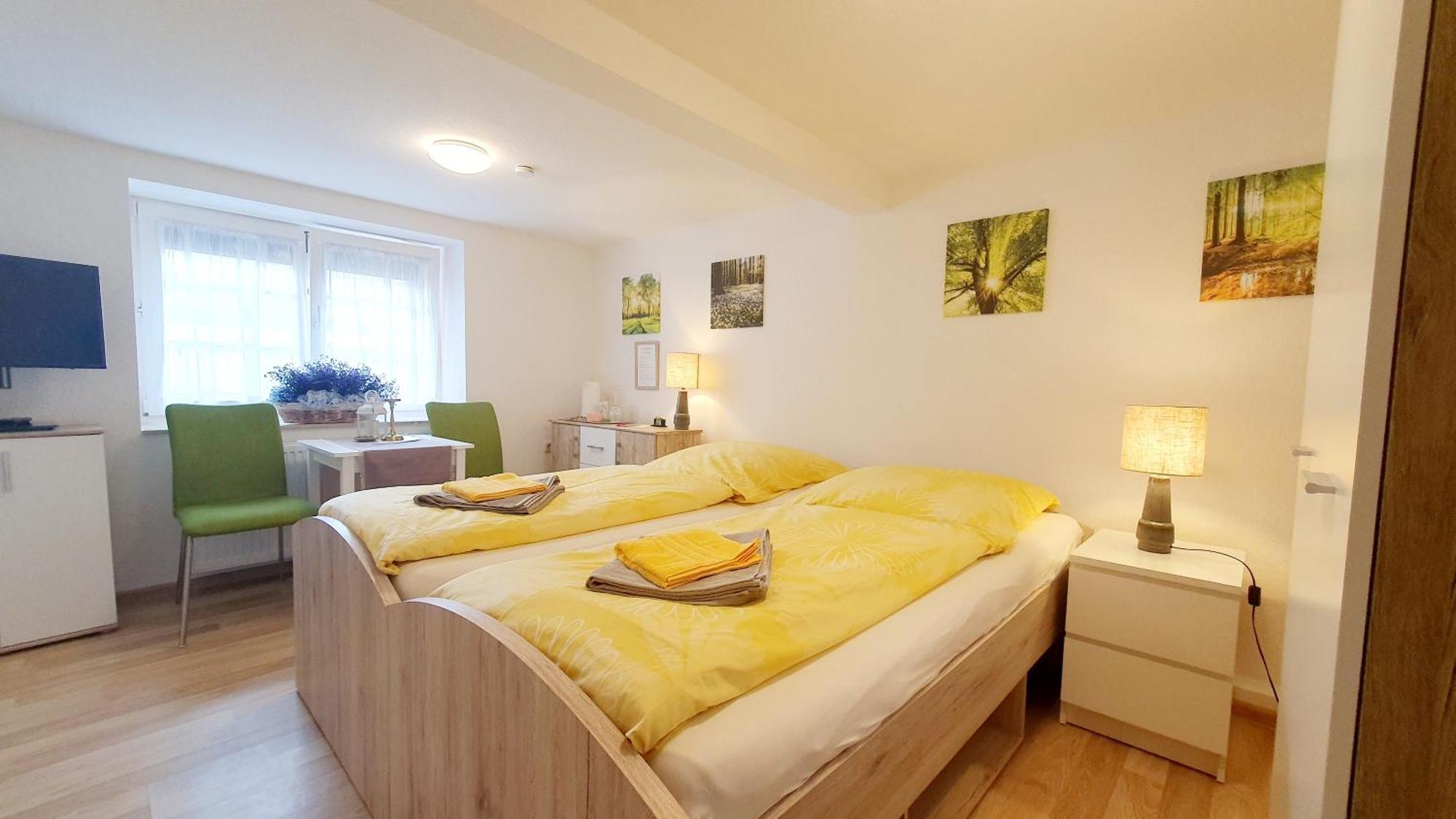 Apartment Gruener Fuerst Mit Sitzecke Im Innenhof & Naehe Park & Erdgeschoss Bad Muskau Luaran gambar