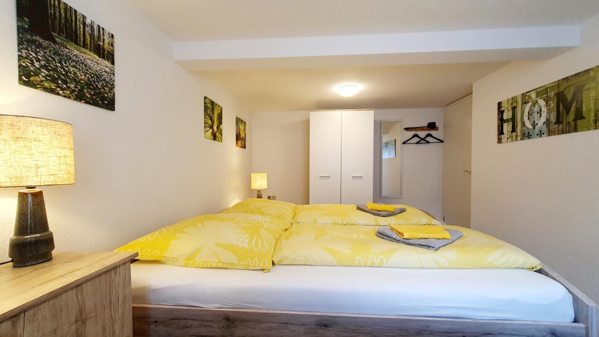 Apartment Gruener Fuerst Mit Sitzecke Im Innenhof & Naehe Park & Erdgeschoss Bad Muskau Luaran gambar