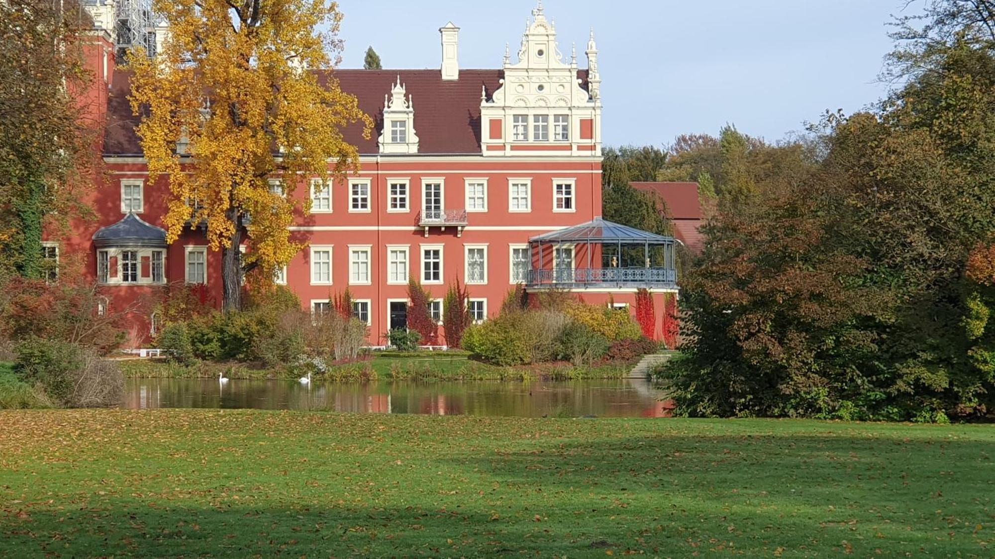 Apartment Gruener Fuerst Mit Sitzecke Im Innenhof & Naehe Park & Erdgeschoss Bad Muskau Luaran gambar