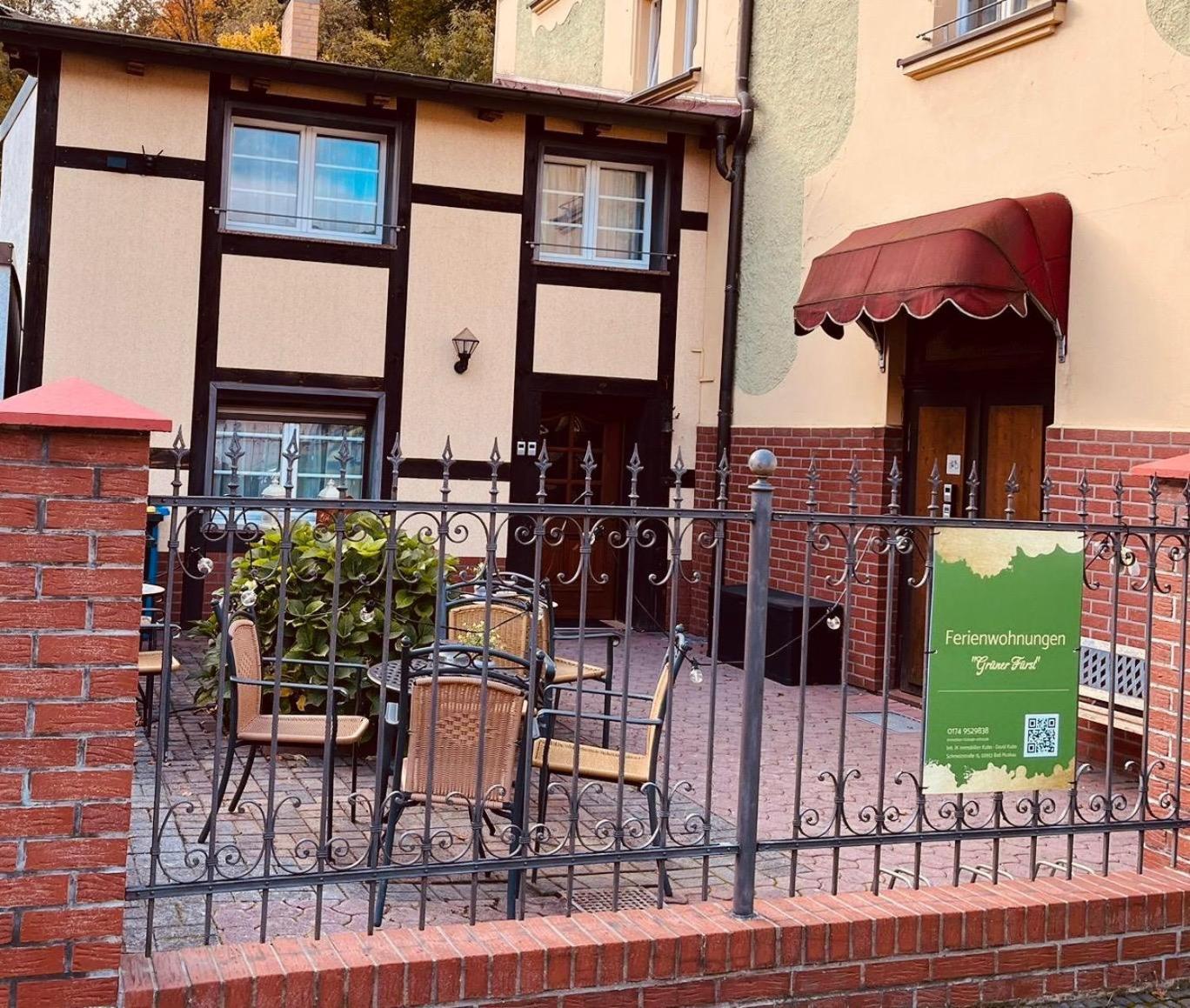 Apartment Gruener Fuerst Mit Sitzecke Im Innenhof & Naehe Park & Erdgeschoss Bad Muskau Luaran gambar